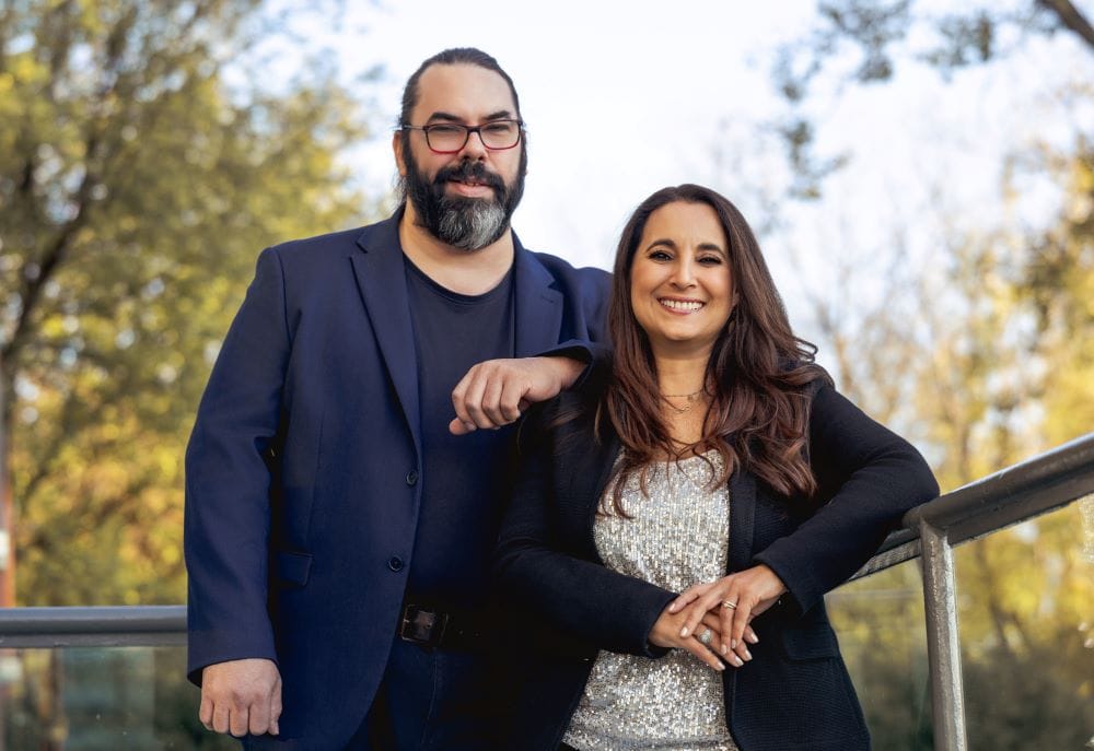 Anissa et Luc, les éditeurs du magazine Connecter pour grandir